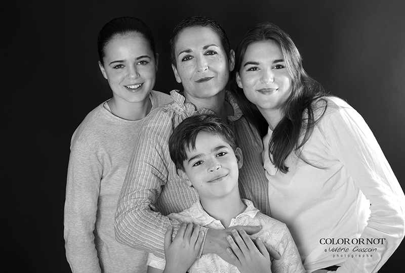 photographe portrait de famille noir et blanc